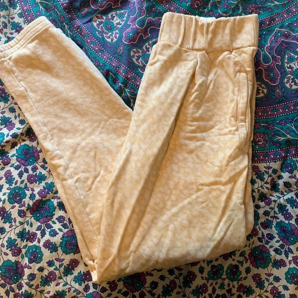 Fabletics sweats - Picture 2 of 3